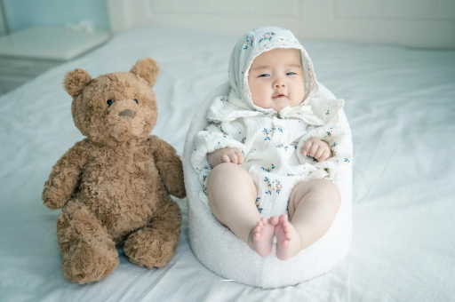 赣州宝宝吃不饱母乳的症状